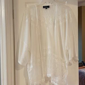 Lulus white kimono small